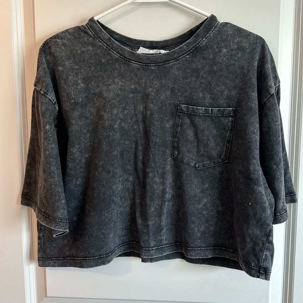 Cropped tee